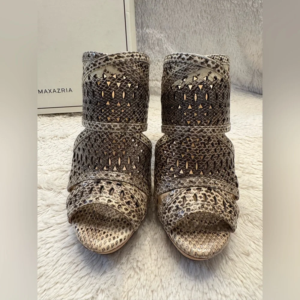 BCBGMaxAzria elevate your